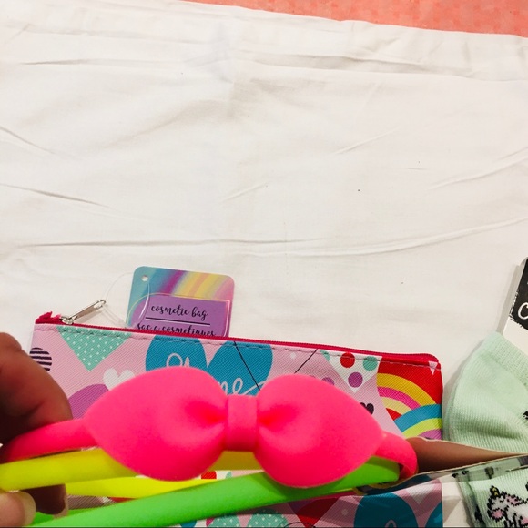 HEADBANDS UNICORNS SOCKS & LIP GLOSS 3 NEON HEAD - Picture 2 of 6